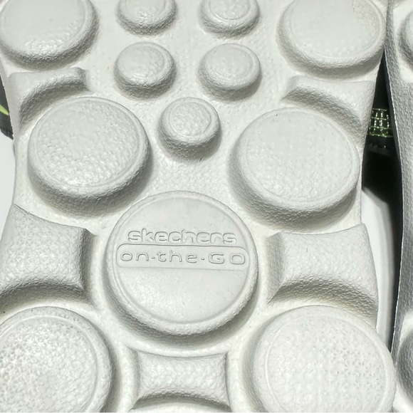 NWOT Skechers Gray Green Lightweigh Women’s Comfy Slip On Velcro Slipper Sz 5 - Picture 10 of 11